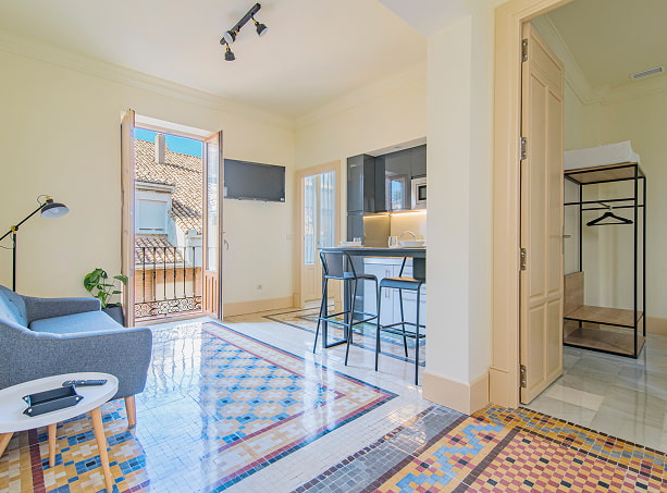 Mosaiko Homes Catedral Granada | Basic King Vista general del apartamento Basic King de Mosaiko Homes Catedral Granada