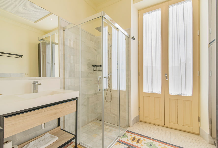 Apartamento Penthouse Suite 7 Baño exterior, luminoso con ducha