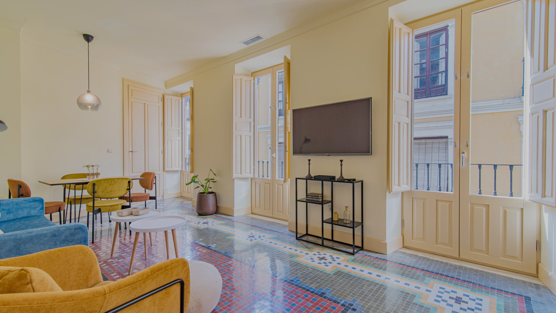 Apartamentos cerca de la Catedral de Granada Vista general de uno de los apartamentos de Mosaiko Homes Catedral Granada